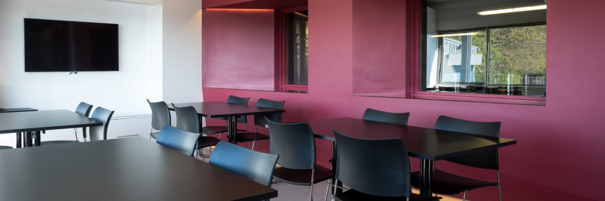 The Client Ridgeview is a well established family company that has won numerous international awards for their English sparkling wine. Nestled in the south downs with a beautiful vineyard and winery, Ridgeview wanted to transform their tasting room to reflect both their brand, and the quality of the wine itself. Working in collaboration with Yelo Architects, we wanted to supply furniture that would allow the space total flexibility, whilst suiting the impressive modern and contemporary interior that Yelo Architects had created. The Brief Ridgeview tasting room Source furniture to complement the beautiful geometric interior Supply multi-functional furniture to give the space full flexibility Provide space saving, high-capacity solutions that nest together when not in use. The Approach As the tasting room is a multi-functional space dependent on occasion, we decided to install bar height flip top Casala Temo tables. These are easily transportable and nest together horizontally when not in use. We then partnered these tables with the elegant, geometric Mayflower stall, designed by Lars Pettersson and Thomas Bernstrand. For a high volume solution, we provided Elios chairs which can be stacked up to 40 high and easily nest together when stored.